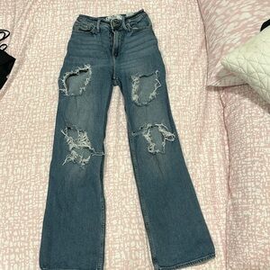 Hollister Curvy Ultra High-Rise Dad Jean